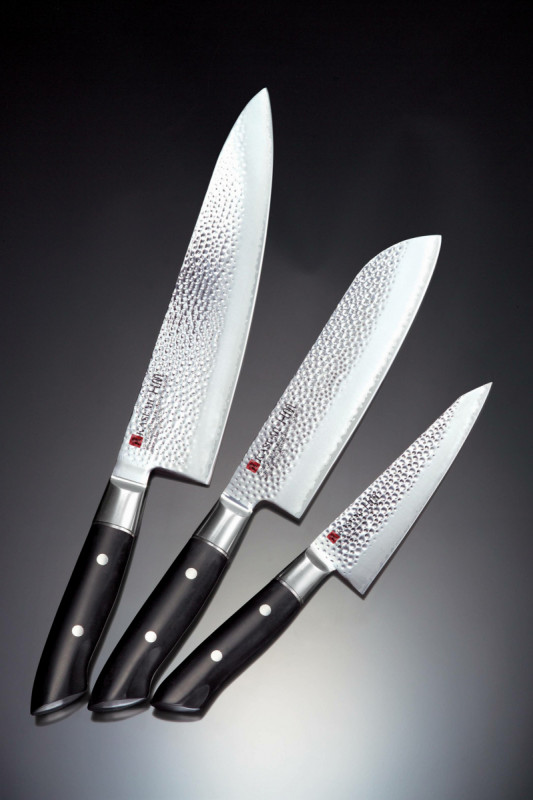 Couteau santoku 17,5 cm acier plastique unie Hammered Kasumi